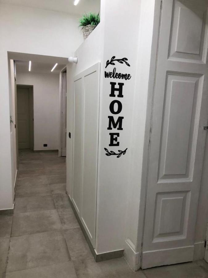 Nadyle House Hotel เนเปิลส์ ภายนอก รูปภาพ