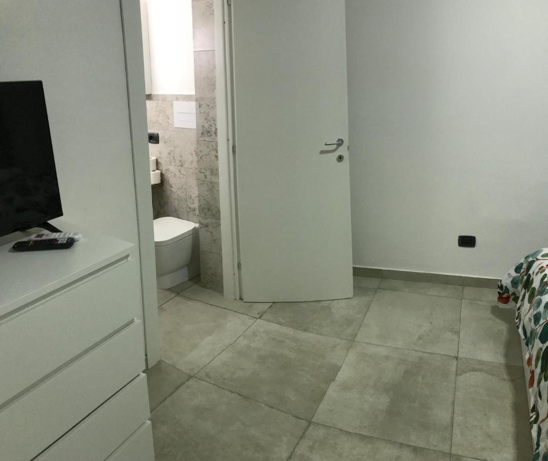 Nadyle House Hotel เนเปิลส์ ภายนอก รูปภาพ