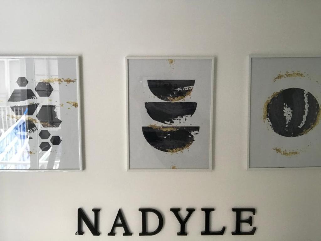 Nadyle House Hotel เนเปิลส์ ภายนอก รูปภาพ